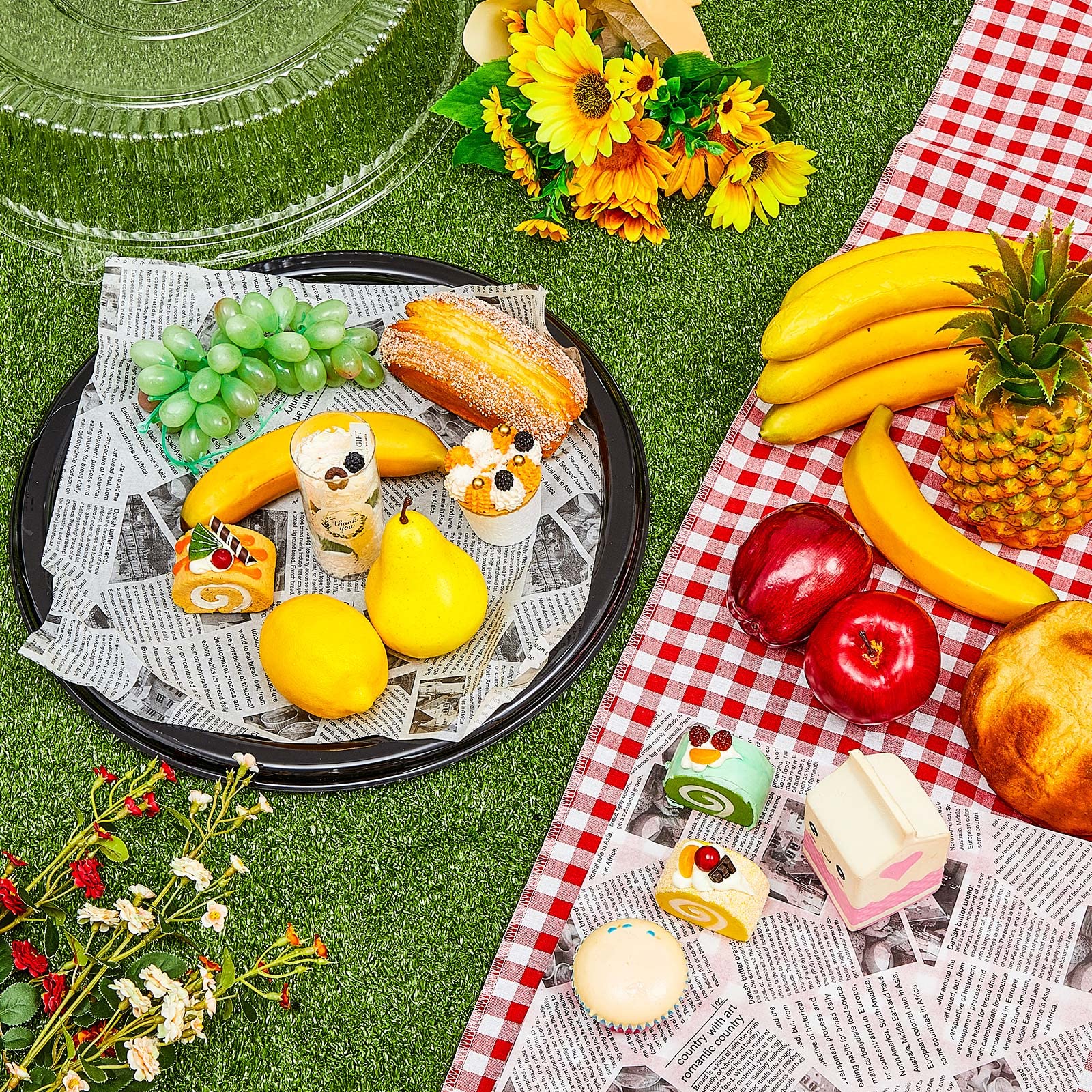 Tessco for you 12 Pack Heavy Duty Repeatedly Plastic Serving Tray with Lid and 24 Pcs Deli Wax Paper Sheets Sets Large Party Platters with Clear Lids Stackable Round Food Serving Trays (Black,16inch)