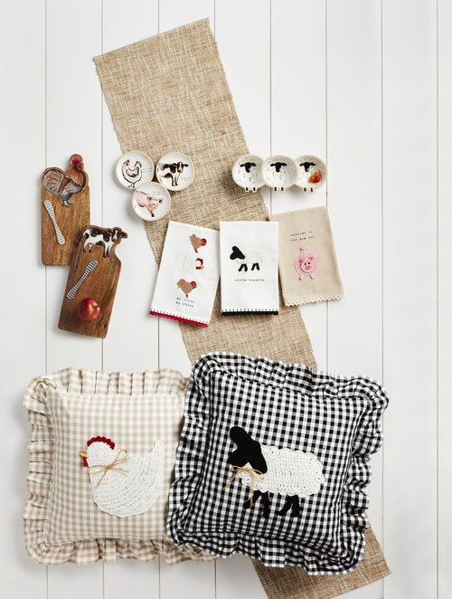 Mud Pie Gingham Crochet Chicken Pillow; 21" X 21"