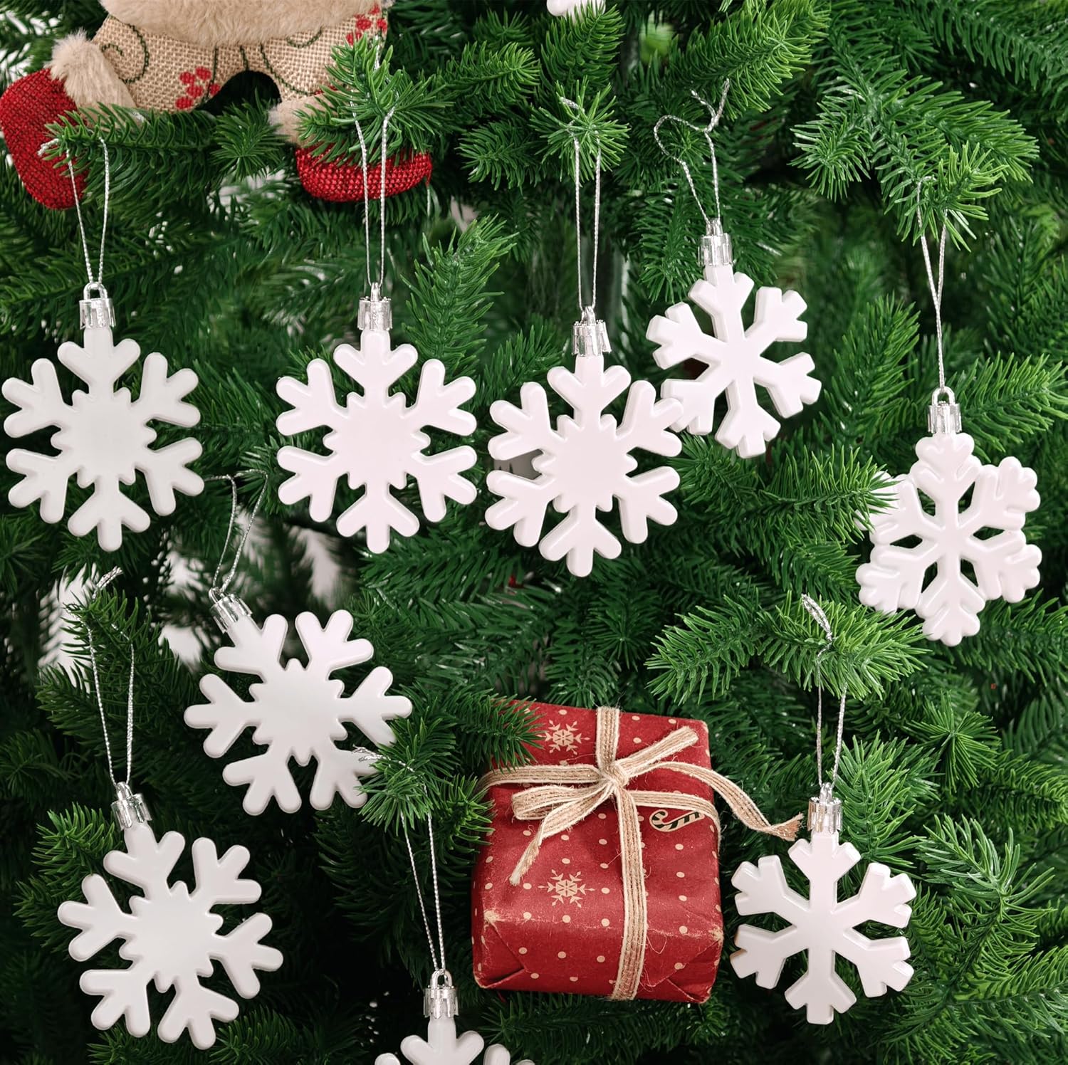 Skiennix 24 Pcs Snowflake Hanging Ornaments - White Plastic Decorations for Christmas Trees & Winter Parties