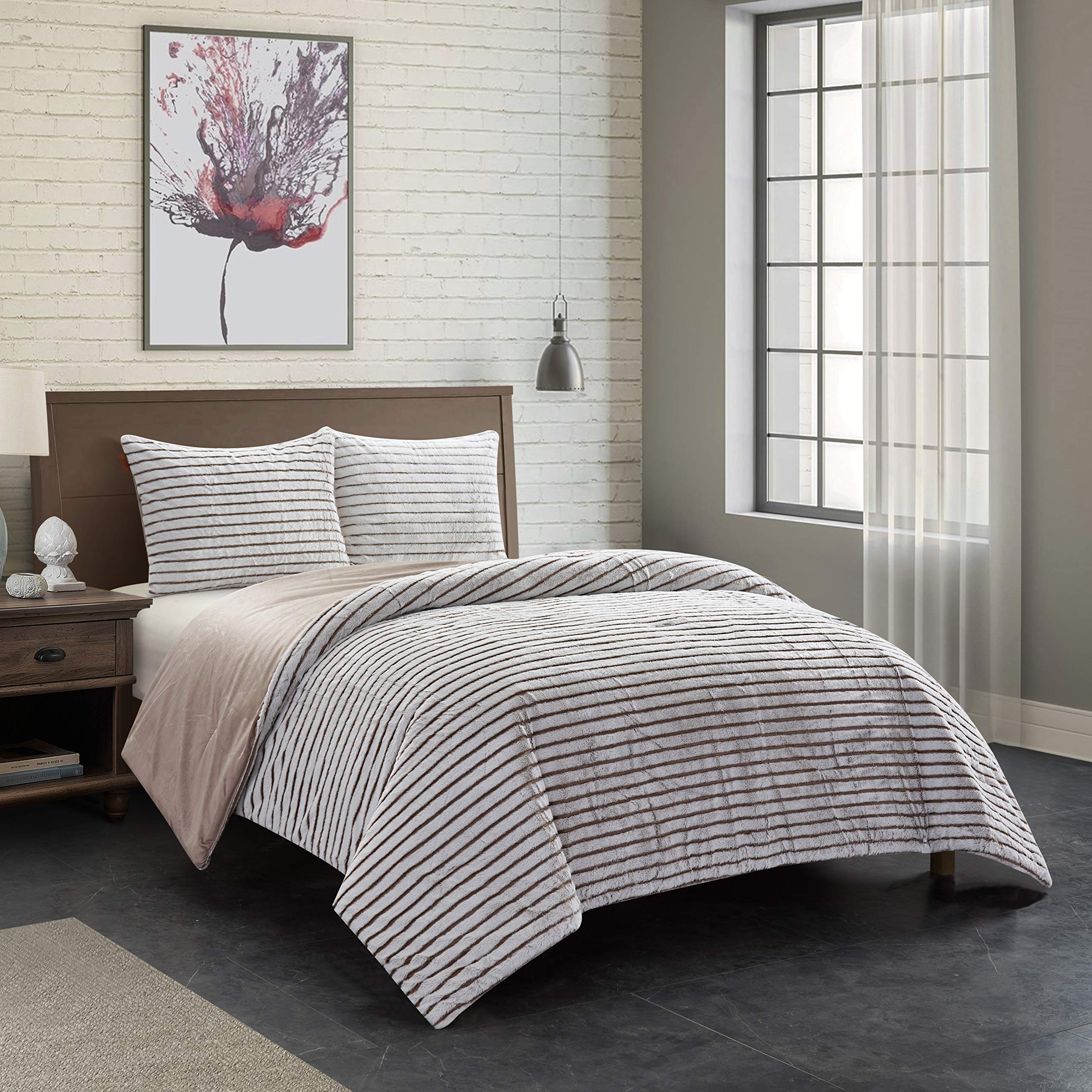Dearfoams Drydon Stripe Plush 3 piece Soft Comforter Set with Mink Reverse, Queen Size