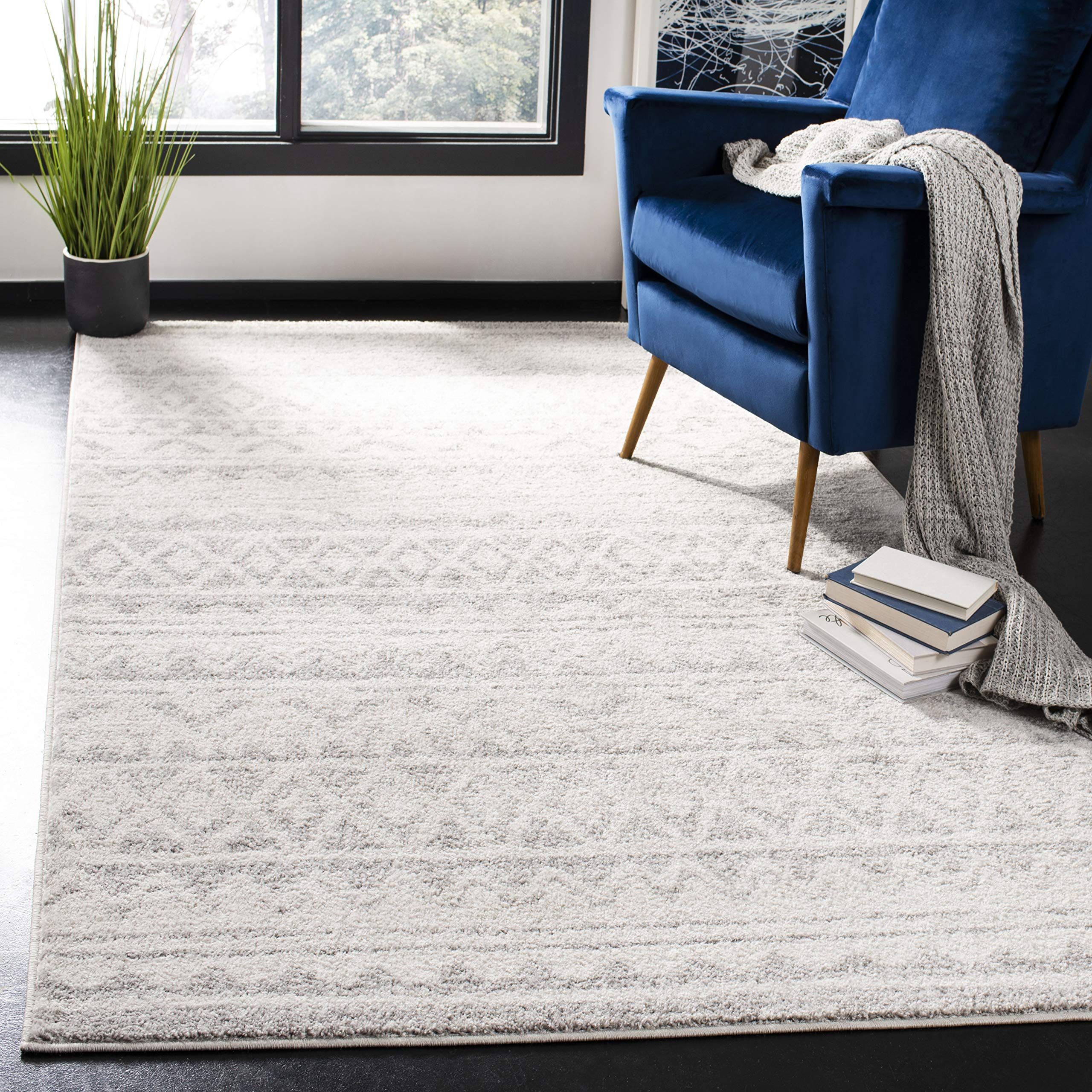 SAFAVIEH Adirondack Collection Area Rug - 5'1" x 7'6", Ivory & Grey, Moroccan Boho Distressed Design, Non-Shedding & Easy Care, Ideal for High Traffic Areas in Living Room, Bedroom (ADR119B)