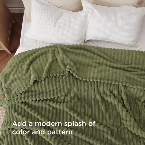 Bedsure GentleSoft Fleece King Blanket - Cozy Soft Throw for Couch, Moss Color, 108x90 Inches