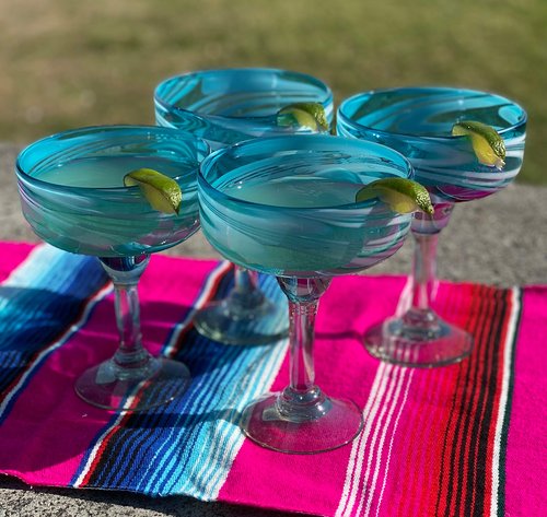 Dos Sueños Mexican Hand Blown Glass – Set of 4 Hand Blown Margarita Glasses Aqua Swirl (16 oz)