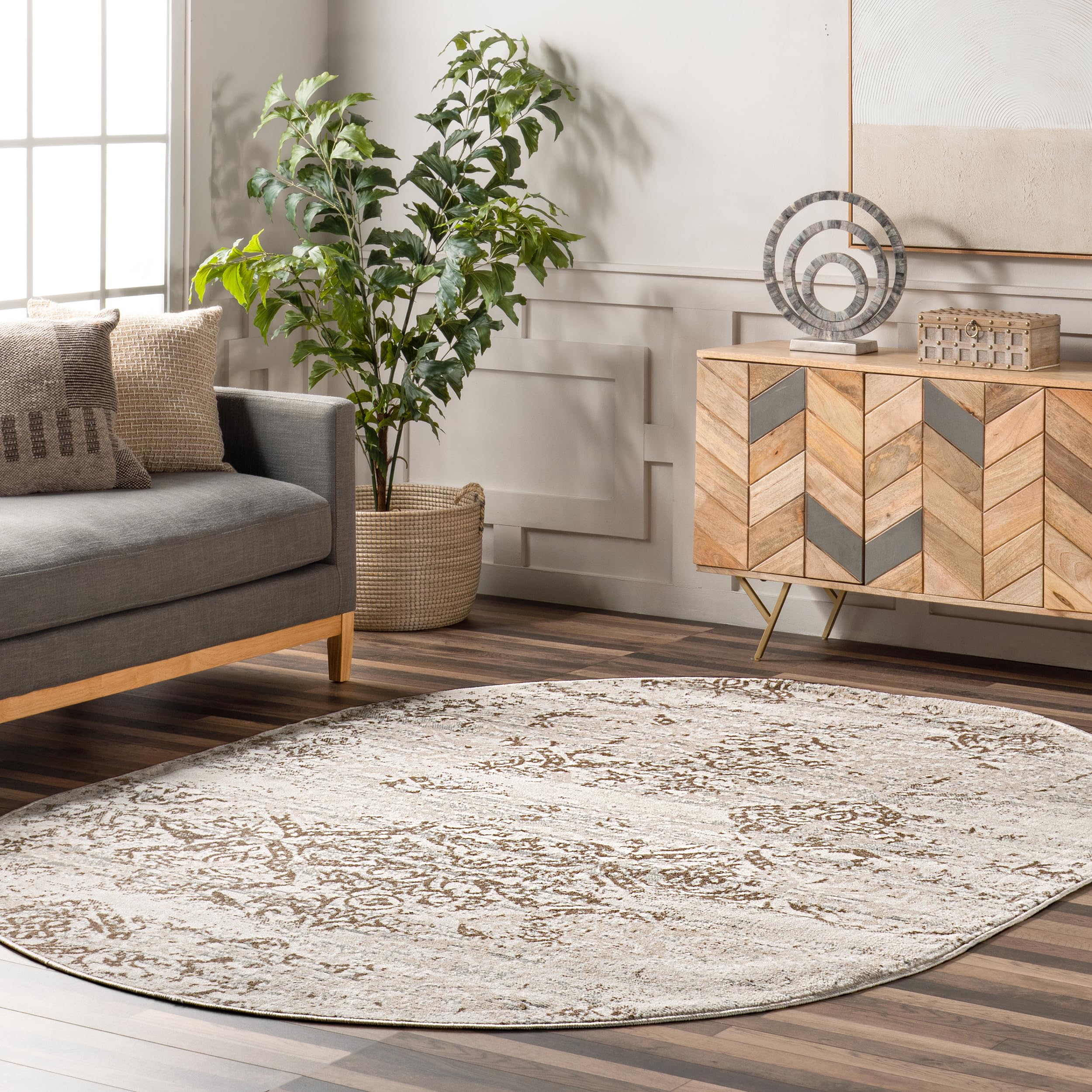 Nuloom Freja Beige/Ivory, 6'7" x 9' Oval, Distressed Floral, Soft and Cozy, High Traffic, Stain Resistant, Easy Clean, Durable Area Rug for Bedroom, Living Room, Dining Space, Den, Foyer, Entryway
