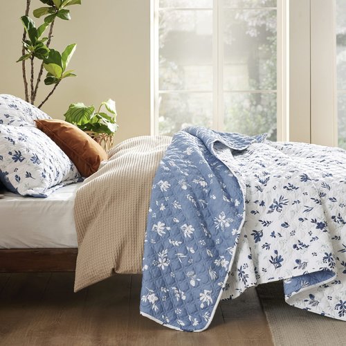 Bedsure Floral Quilt Queen Size - Reversible Blue & White Floral Comforter, Daisy Design Lightweight Bedspread Quilt Bedding, Soft Microfiber Coverlet for All Seasons (90"x96")