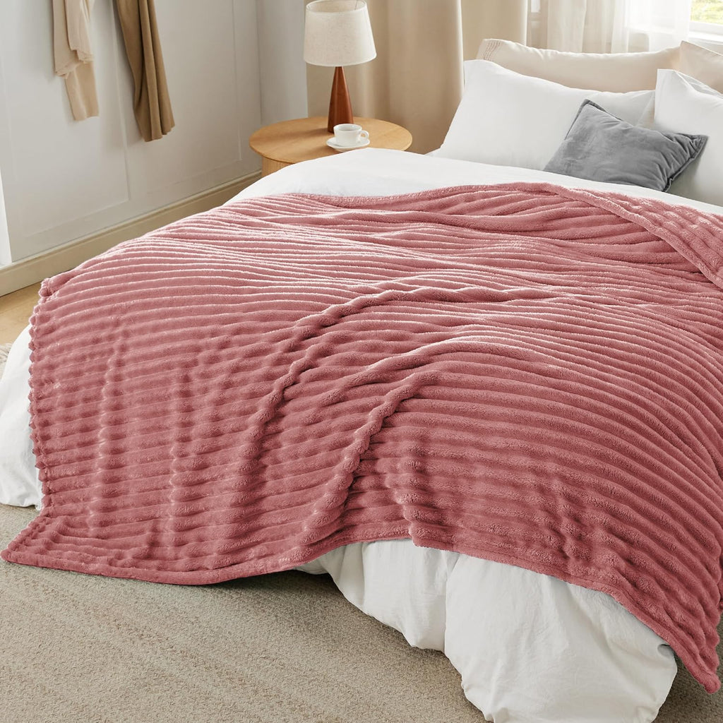 Bedsure GentleSoft Full Blanket - Cozy Dusty Pink Fleece Throw for Women | Perfect Birthday Gift, 84x90 Inches
