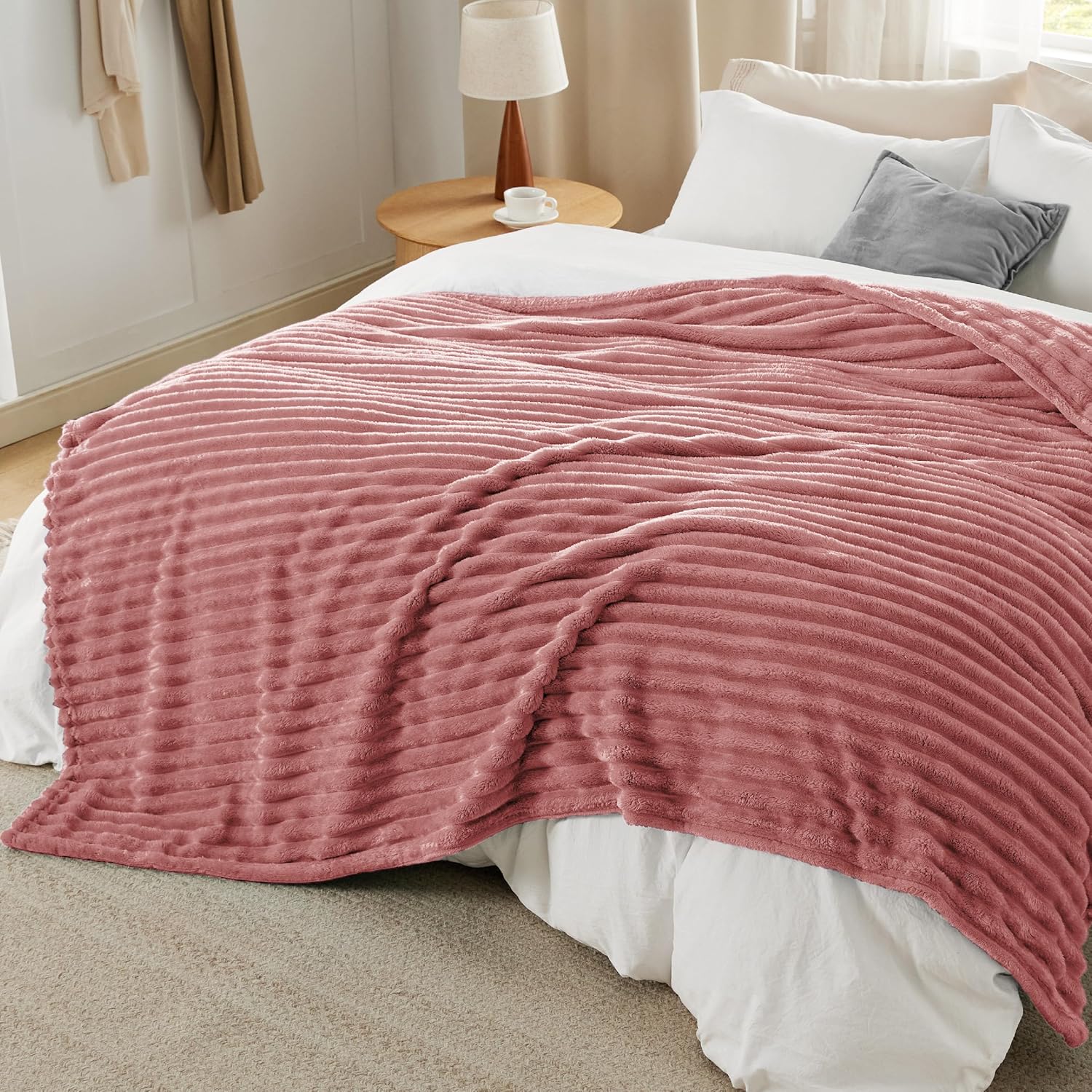 Bedsure GentleSoft Full Blanket - Cozy Dusty Pink Fleece Throw for Women | Perfect Birthday Gift, 84x90 Inches