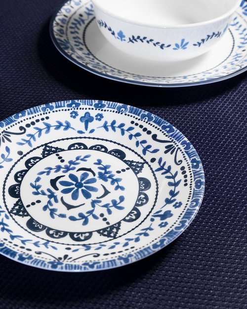 Corelle Vitrelle 6-Piece Appetizer Plates Set Triple Layer Glass and Chip Resistant, 6-3/4-Inch Lightweight Round Plates, Portofino