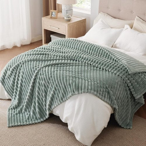 Bedsure GentleSoft Full Size Blanket - Cozy Sage Green Throw for Women | 84x90 Inches