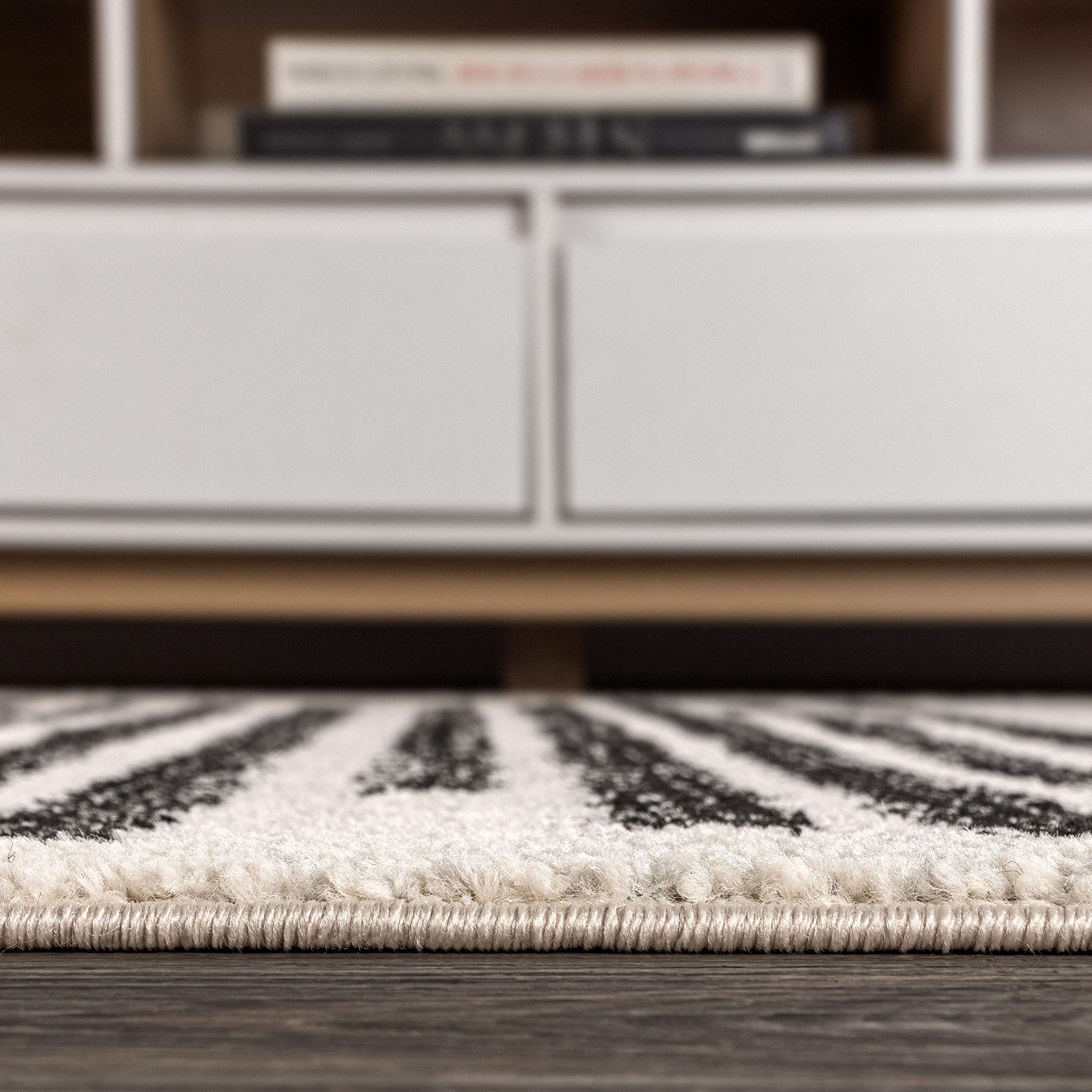JONATHAN Y Khalil Modern Berber Stripe Cream/Black Runner Rug, 2x8, Contemporary, Bohemian, Easy-Cleaning for Living Room, Bedroom, Kitchen, Pet Friendly, Non-Shedding (MOH207A-28)