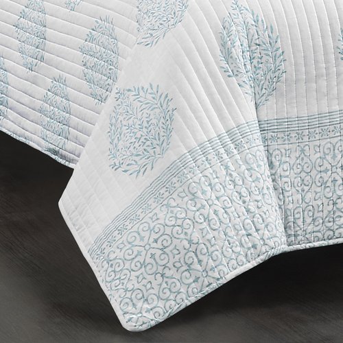 Lush Decor Blue Teardrop Leaf Quilt-Reversible Floral Stripe 3 Piece Bedding Set, King