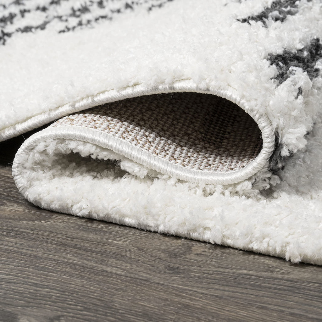 JONATHAN Y Elm Diamond Stripe Shag White/Gray Runner Rug, 2x8, Geometric, Bohemian, Contemporary, Easy-Cleaning for Living Room, Bedroom, Kitchen, Pet Friendly, Non-Shedding (MOH408A-28)