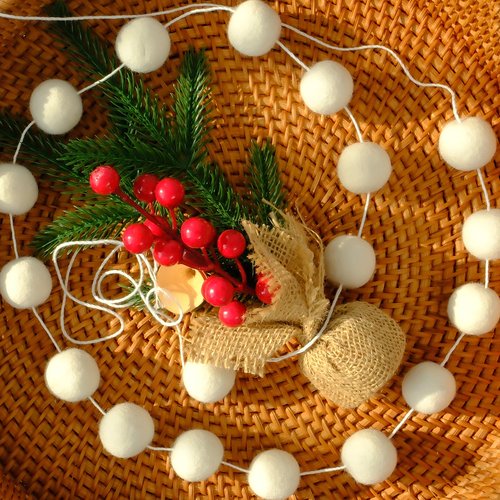 DCJHFJ White Wool Felt Pom Pom Garland Ball Winter Garland Christmas Decorations for Mantle Fireplace Home Indoor Holiday Party Decoration