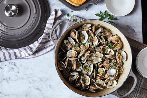 Le Creuset Enameled Cast Iron Dutch Oven - 7.25 Qt. | Versatile Oyster Color for Cooking