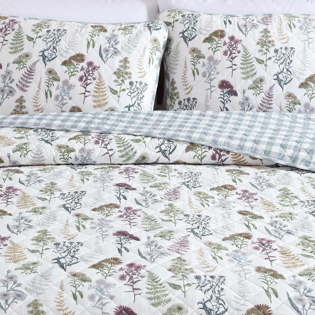 Eddie Bauer - Full/Queen Quilt Set, Reversible Cotton Bedding with Matching Shams, Classic Floral Home Decor with Plaid Reverse (Flower Field Green, Full/Queen)