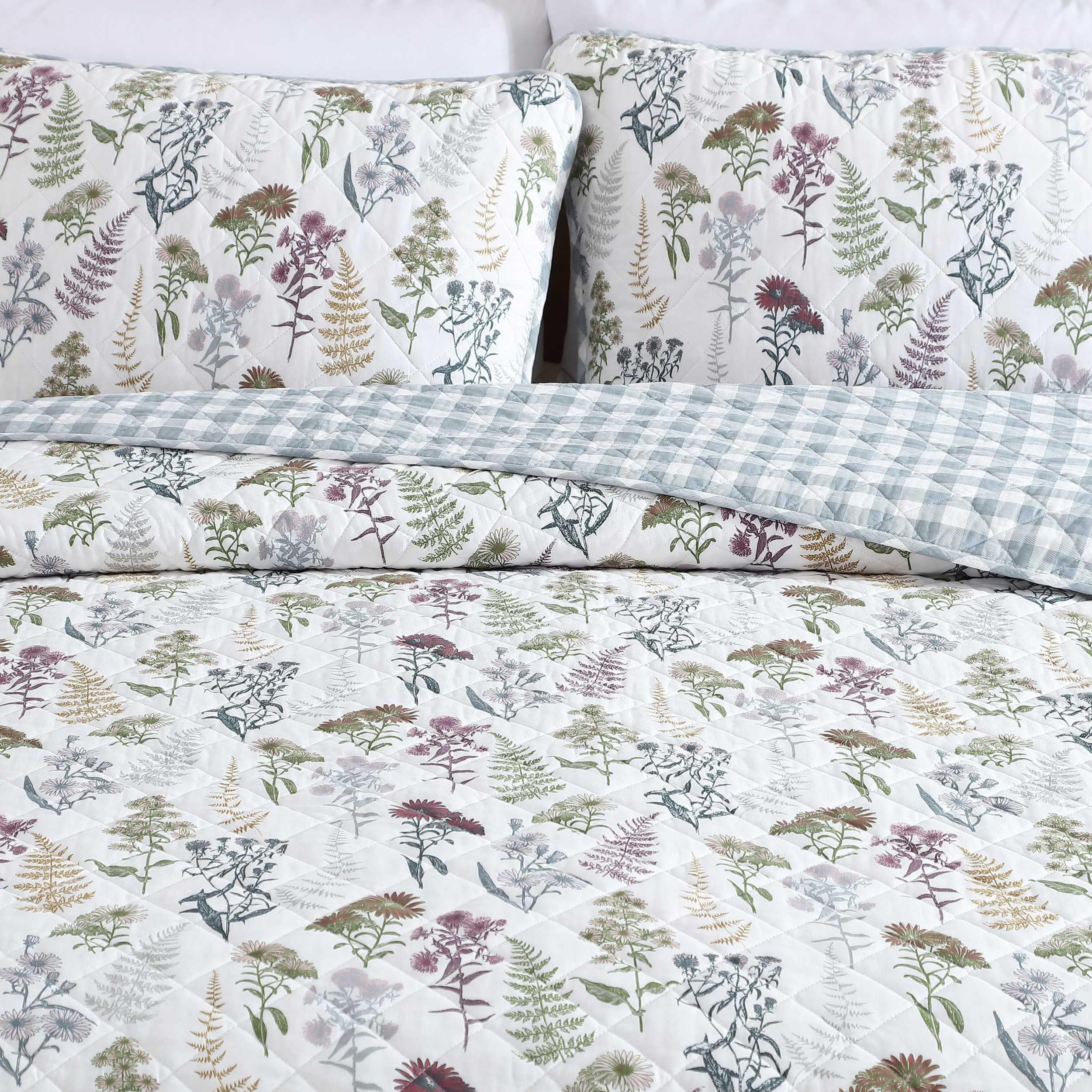 Eddie Bauer - Full/Queen Quilt Set, Reversible Cotton Bedding with Matching Shams, Classic Floral Home Decor with Plaid Reverse (Flower Field Green, Full/Queen)
