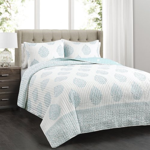 Lush Decor Blue Teardrop Leaf Quilt-Reversible Floral Stripe 3 Piece Bedding Set, King