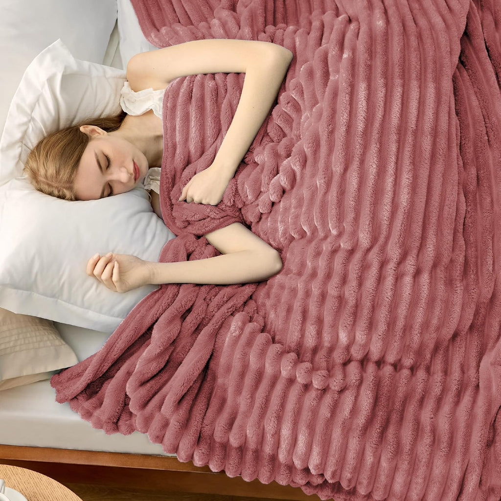 Bedsure GentleSoft Full Blanket - Cozy Dusty Pink Fleece Throw for Women | Perfect Birthday Gift, 84x90 Inches