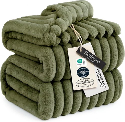 Bedsure GentleSoft Fleece King Blanket - Cozy Soft Throw for Couch, Moss Color, 108x90 Inches