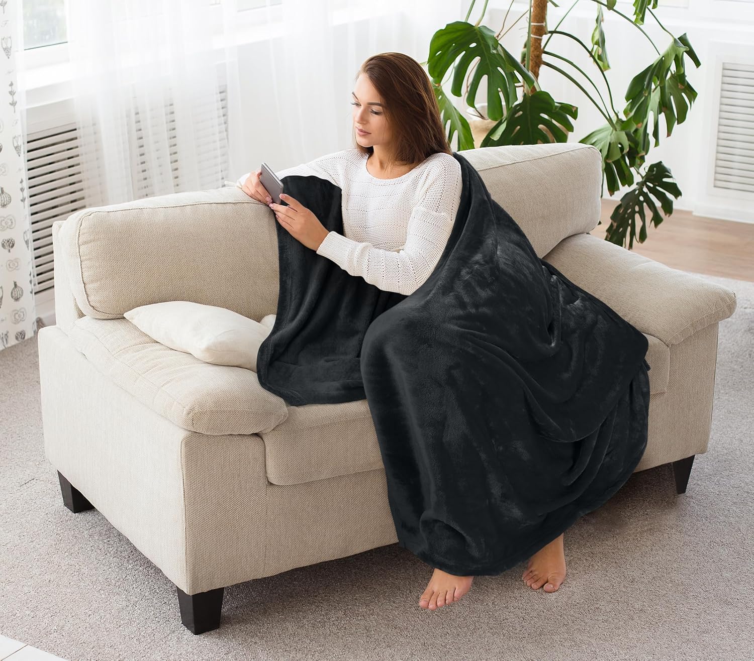 Utopia Bedding Fleece Blanket - XL Ultra Soft & Warm Throw | Black 50x70 Inches, Cozy All-Season Decor