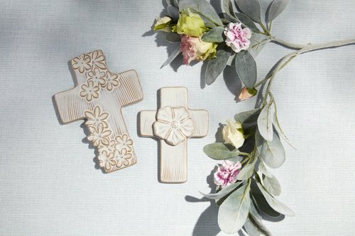 Mud Pie Sm Ceramic Flower Cross; 5 1/2" X 3 3/4"