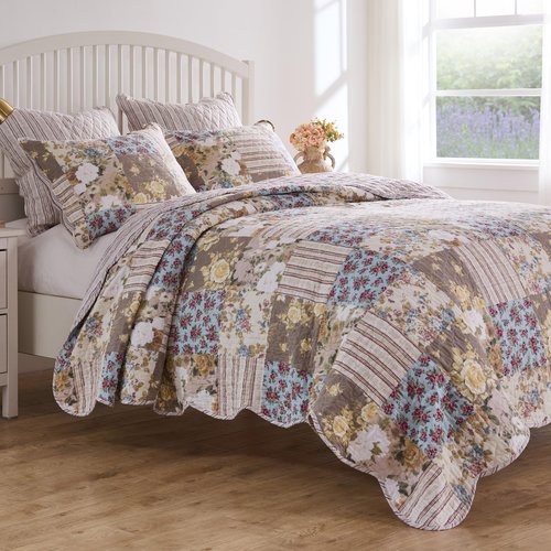 Greenland Home French Country Traditional Patchwork Style Cotton-Rich Quilt Set, 3-Piece Full/Queen, Multi
