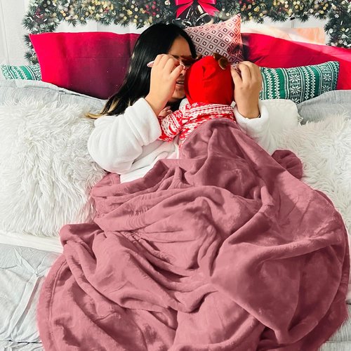 Bedsure GentleSoft Fleece Throw Blanket - Lightweight Plush Cozy Blanket for Couch, Dusty Rose, 50x60 Inches