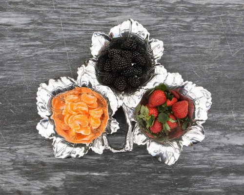 Arthur Court Designs Aluminum Grape 3-Bowls Dip Sauce Serving Bowl Tarnish Free 13 inch Long