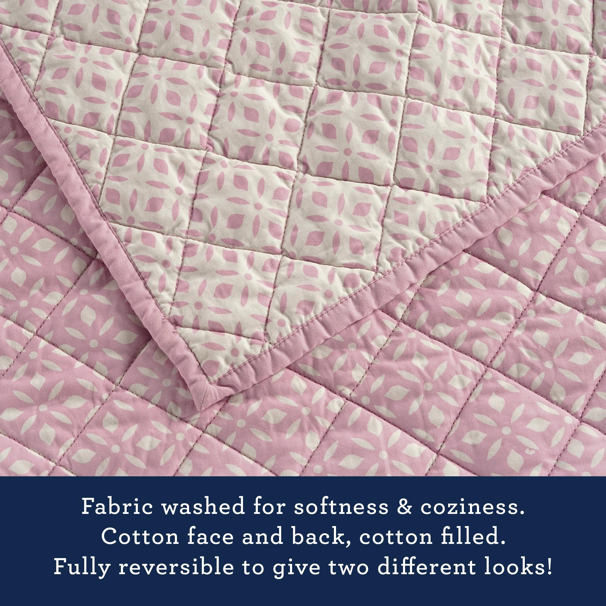Izod 100% Cotton Percale Pre-Washed Quilt Set, Ultra-Soft & Reversible Bedding, Twin Cotton Comforter, Wrinkle-Resistant 2-Pc Cotton Bedspread with Matching Shams, All-Season Comfort - Pink Mosaic