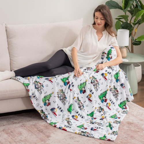 Berkshire Blanket Peanuts® VelvetLoft® Cute Character Snoopy Plush Blanket, Gang Oh Christmas Tree White(60in x 70in)