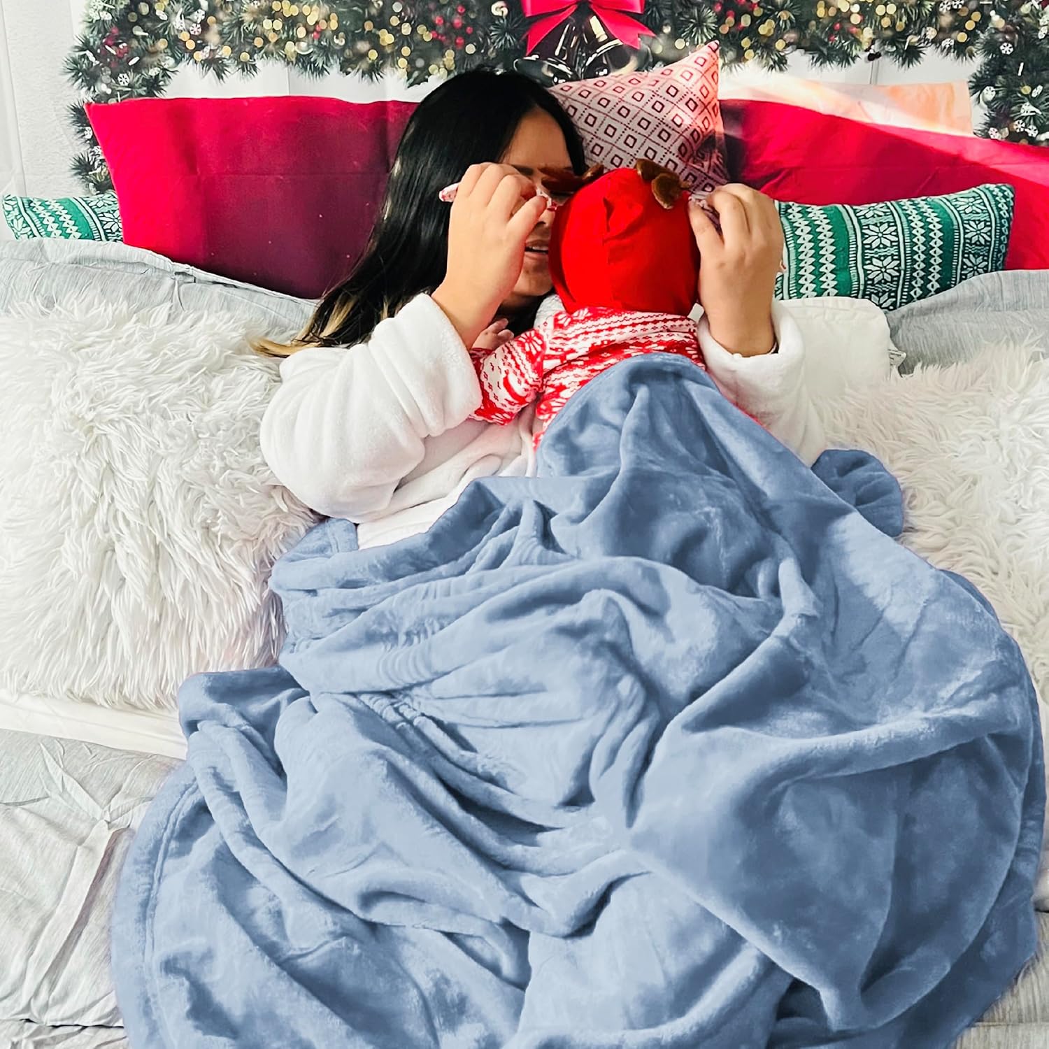 Bedsure GentleSoft Fleece Blanket - King Size Light Blue Plush Microfiber, 108x90 Inches for Cozy Comfort