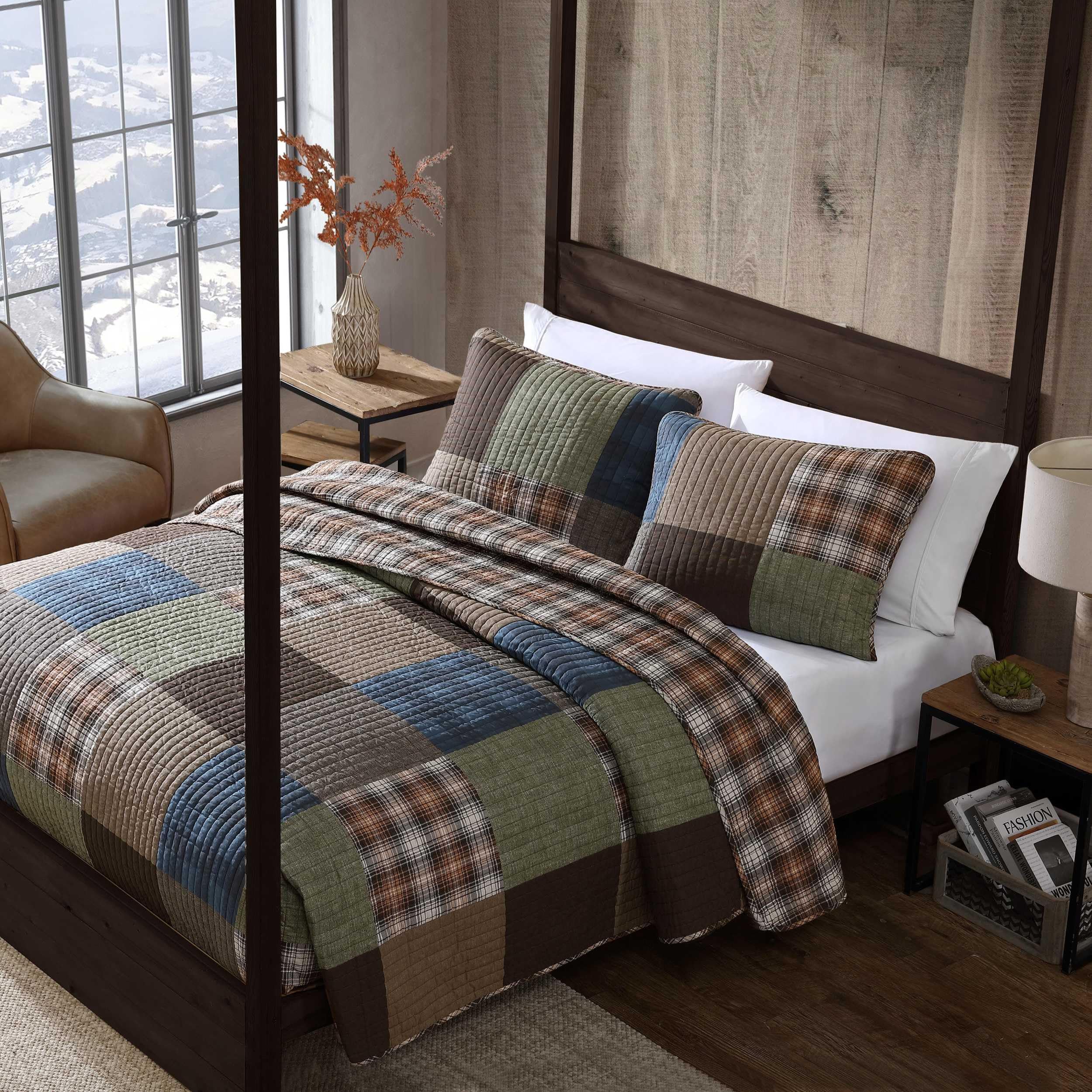 Eddie Bauer - Full/Queen Quilt Set, Premium Cotton Reversible Bedding with Matching Shams, Patchwork Luxurious Bedding Set (Classic Patchwork Green, Full/Queen)