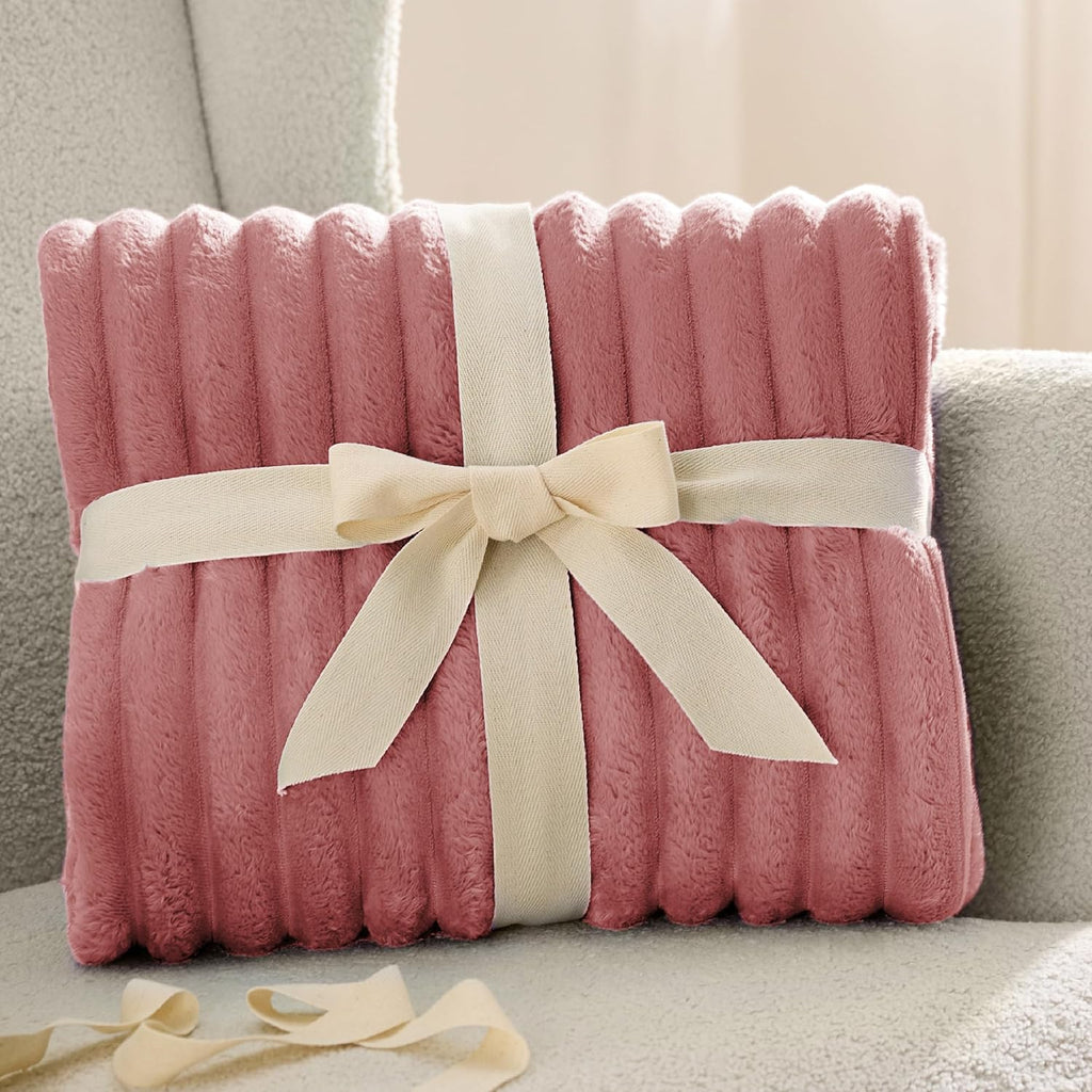 Bedsure GentleSoft Full Blanket - Cozy Dusty Pink Fleece Throw for Women | Perfect Birthday Gift, 84x90 Inches