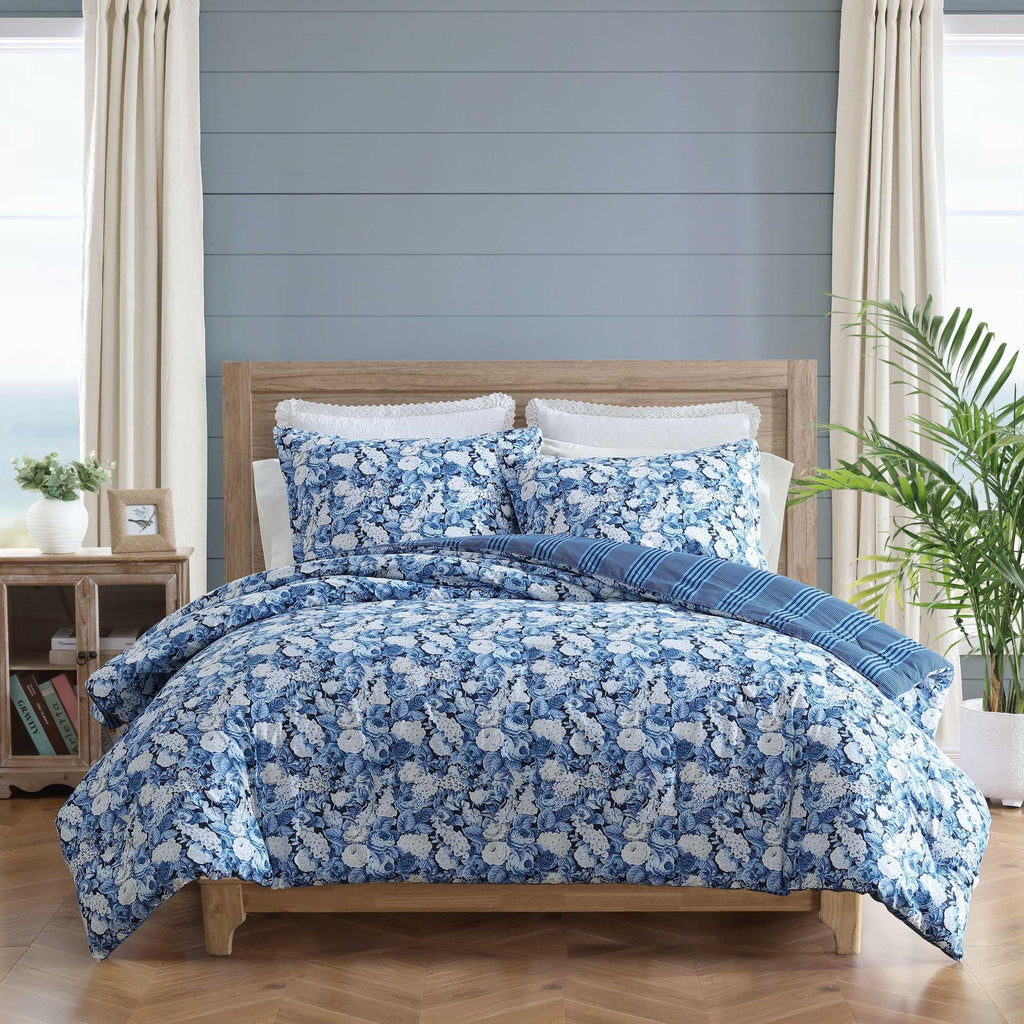Laura Ashley - Queen Comforter Set, Soft Cotton Bedding, Medium Weight for Year Round Comfort, 3 Piece Bed Set with Matching Pillowcases (Sweet Memories Blue)
