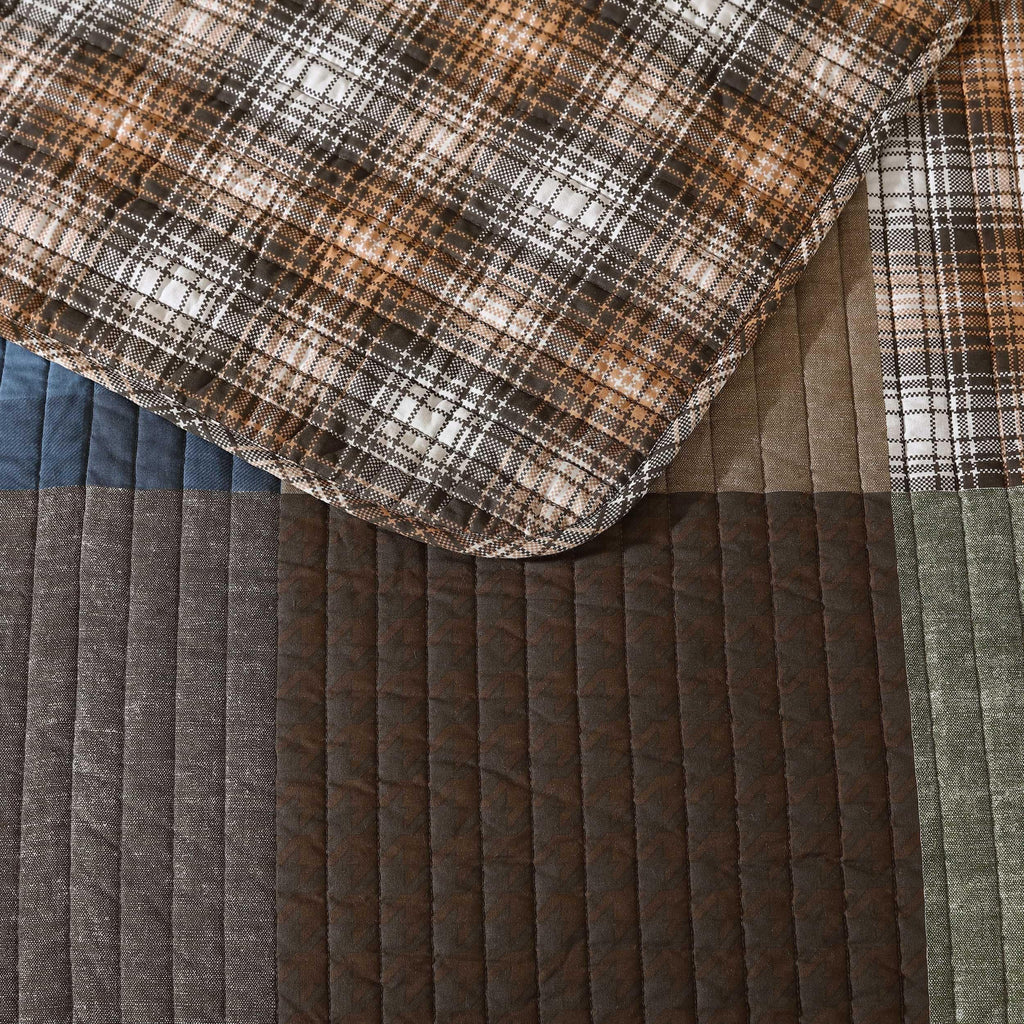 Eddie Bauer - Full/Queen Quilt Set, Premium Cotton Reversible Bedding with Matching Shams, Patchwork Luxurious Bedding Set (Classic Patchwork Green, Full/Queen)