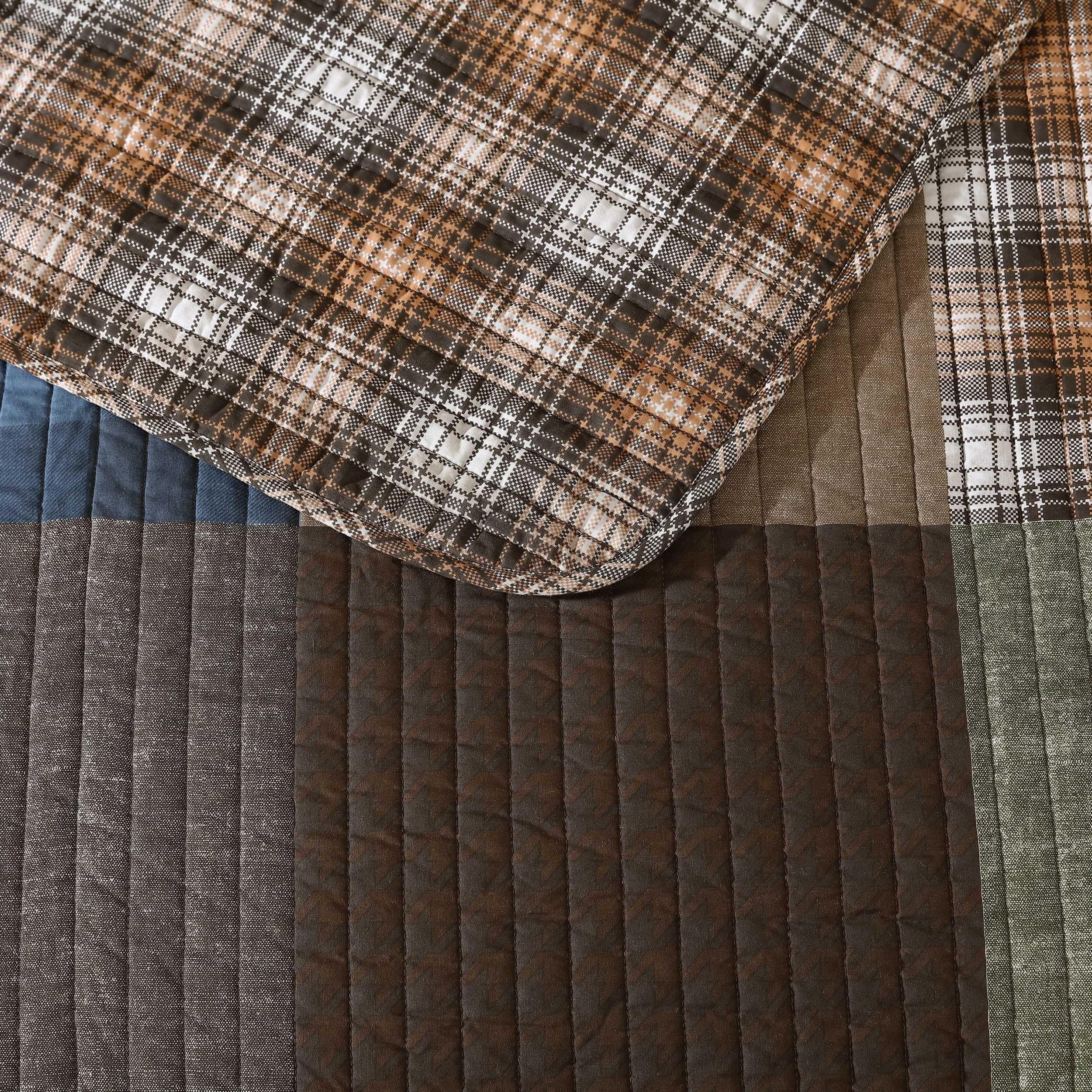 Eddie Bauer - Full/Queen Quilt Set, Premium Cotton Reversible Bedding with Matching Shams, Patchwork Luxurious Bedding Set (Classic Patchwork Green, Full/Queen)
