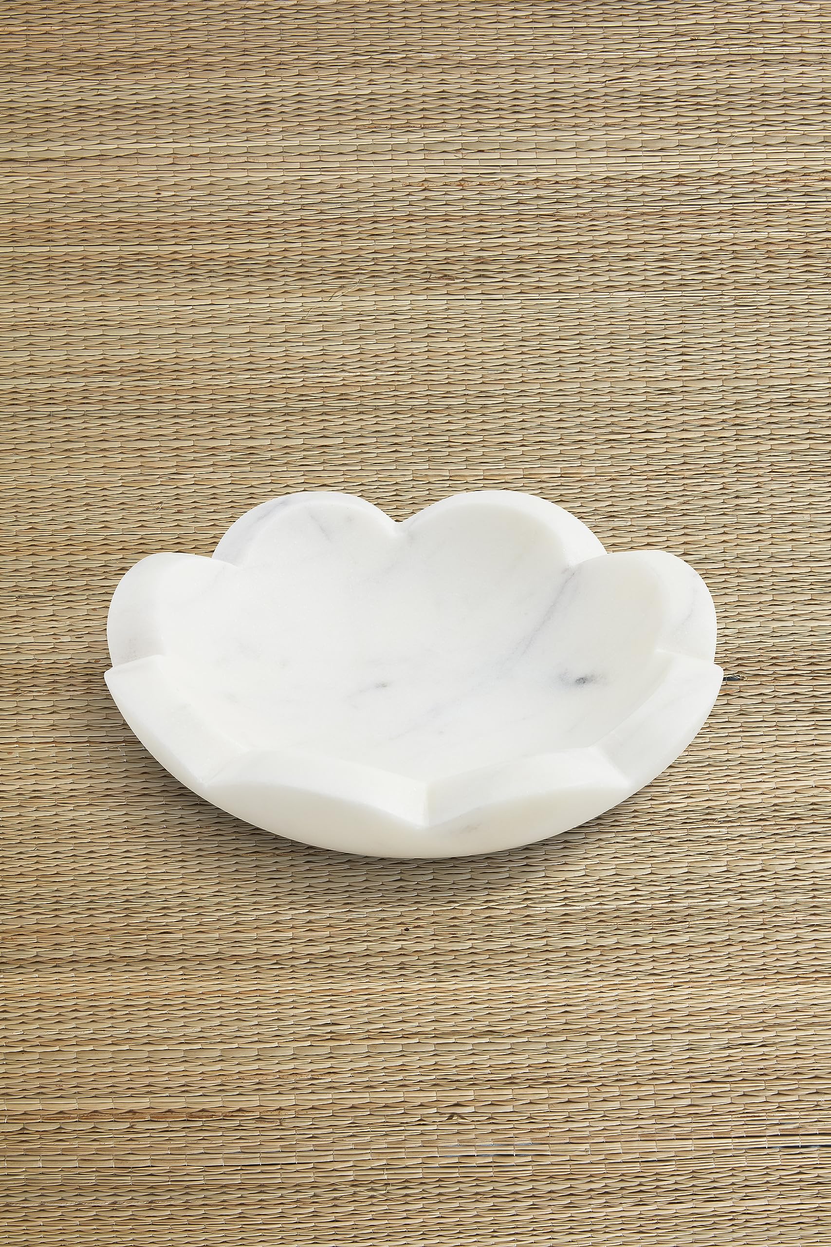 Mud Pie Scallop Marble Dish; 4.5" X 4.5"
