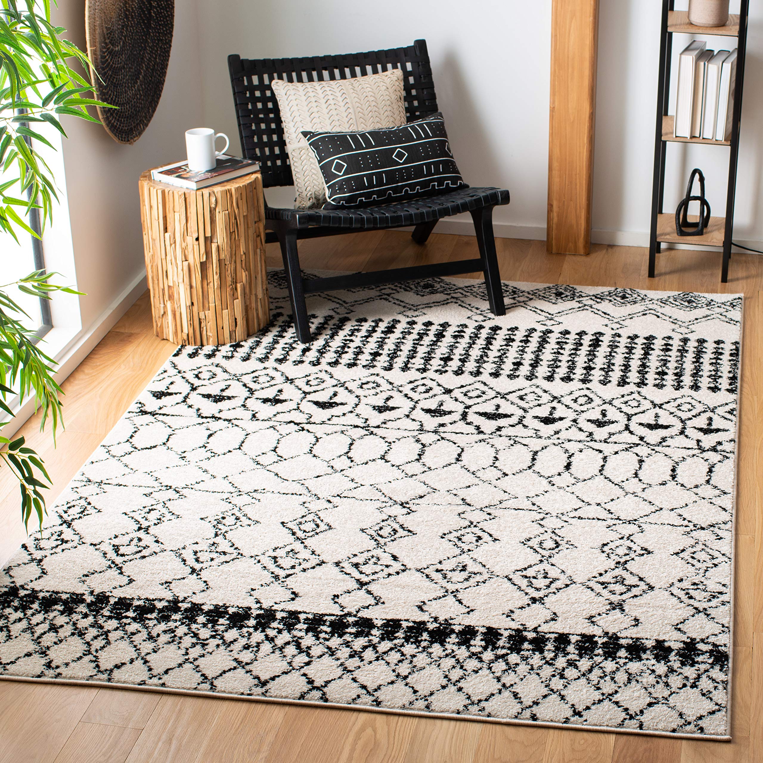 SAFAVIEH Area Rug 6x9 - Tulum Collection - Ivory & Black, Moroccan Boho Distressed Design, Non-Shedding & Easy to Clean, Ideal for Living Room, Bedroom, Dining Space (TUL229B)