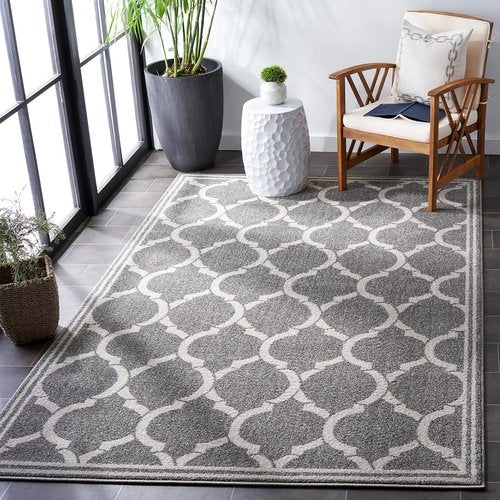 SAFAVIEH Amherst Collection Area Rug - 7' Square, Dark Grey & Beige, Trellis Design, Non-Shedding & Easy Care, Ideal for High Traffic Areas in Living Room, Bedroom (AMT415R)