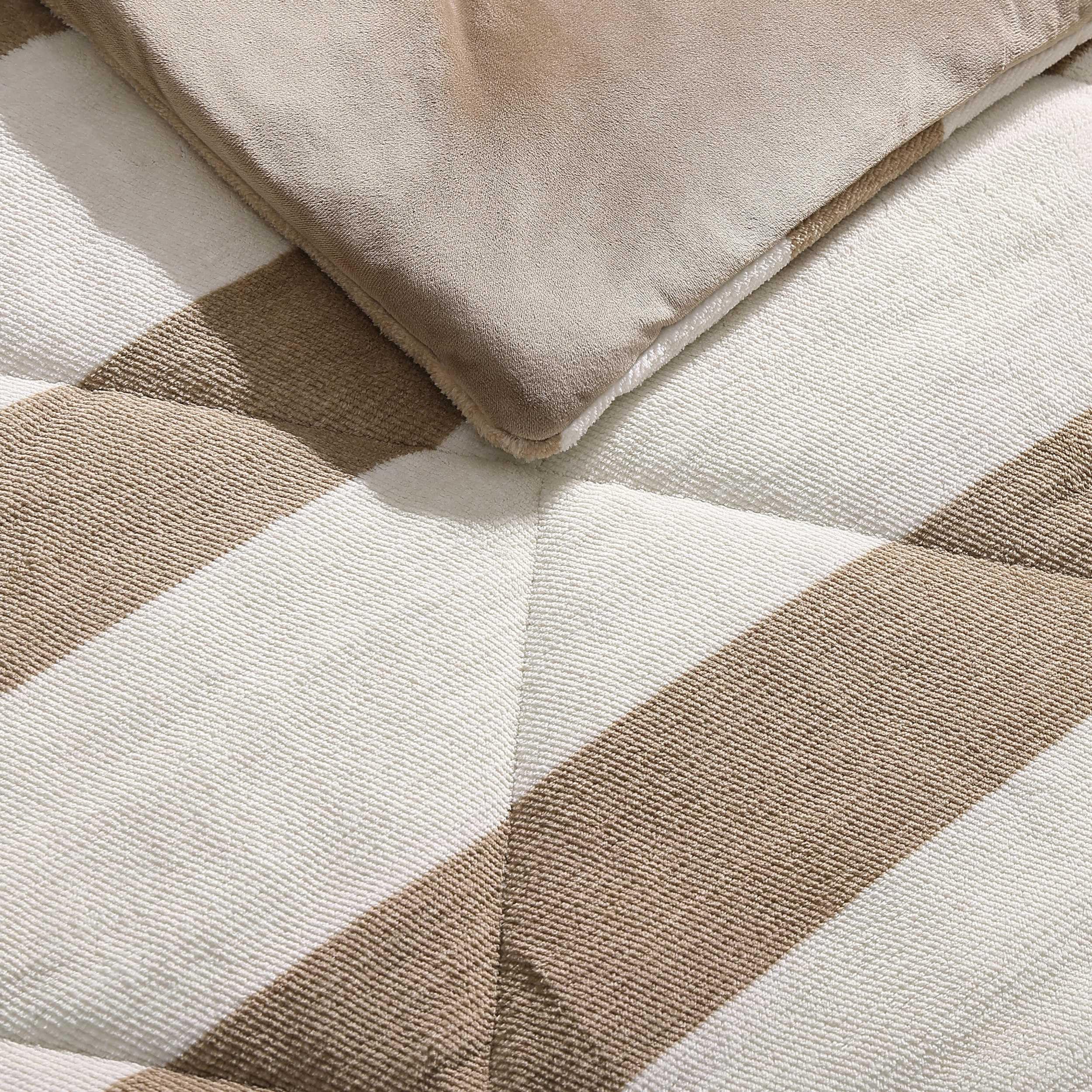 Nautica - Full/Queen Comforter Set, Soft Twill Plush Bedding with Matching Shams, Reverse to Micromink, Medium-Weight, Oeko-Tex Certified (Lawndale Brown)