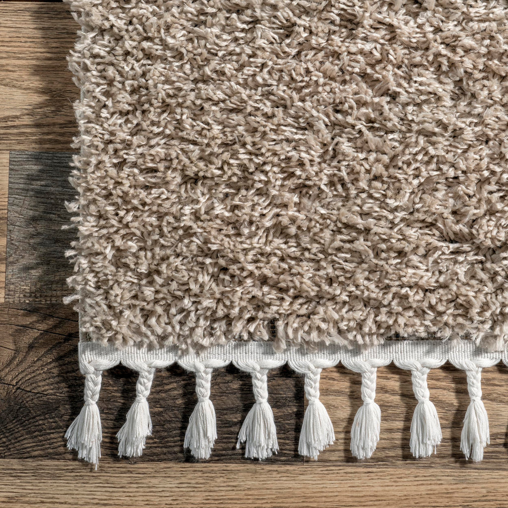 Nuloom Neva Beige/Ivory, 2'6" x 6', Modern, Shag, Tasseled, Soft and Cozy, High Traffic, Stain Resistant, Easy Clean, Durable Runner for Bedroom, Living Room, Dining Space, Den, Foyer, Entryway