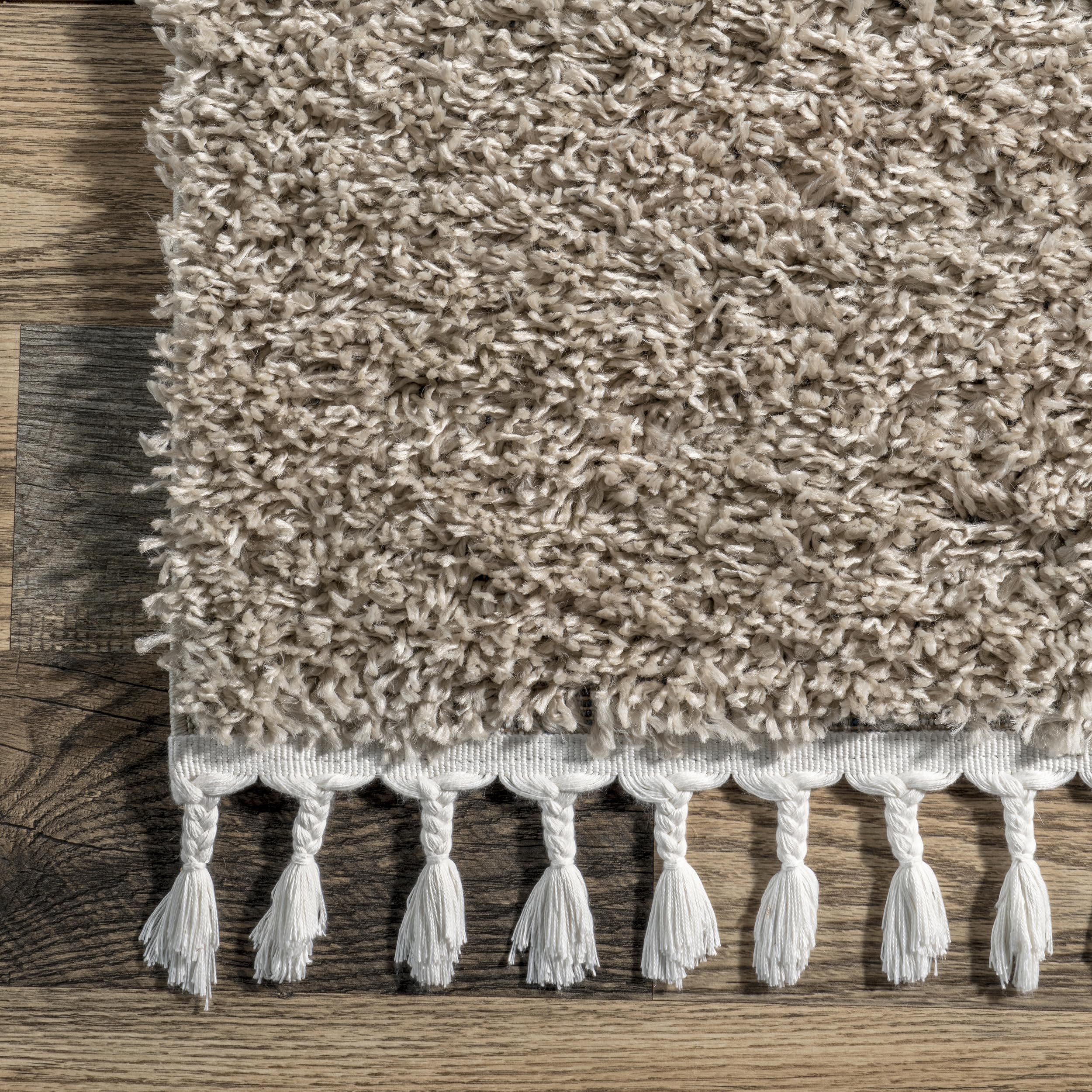 Nuloom Neva Beige/Ivory, 2'6" x 6', Modern, Shag, Tasseled, Soft and Cozy, High Traffic, Stain Resistant, Easy Clean, Durable Runner for Bedroom, Living Room, Dining Space, Den, Foyer, Entryway