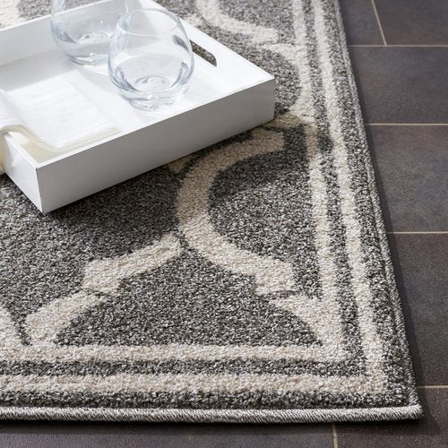SAFAVIEH Amherst Collection Area Rug - 7' Square, Dark Grey & Beige, Trellis Design, Non-Shedding & Easy Care, Ideal for High Traffic Areas in Living Room, Bedroom (AMT415R)