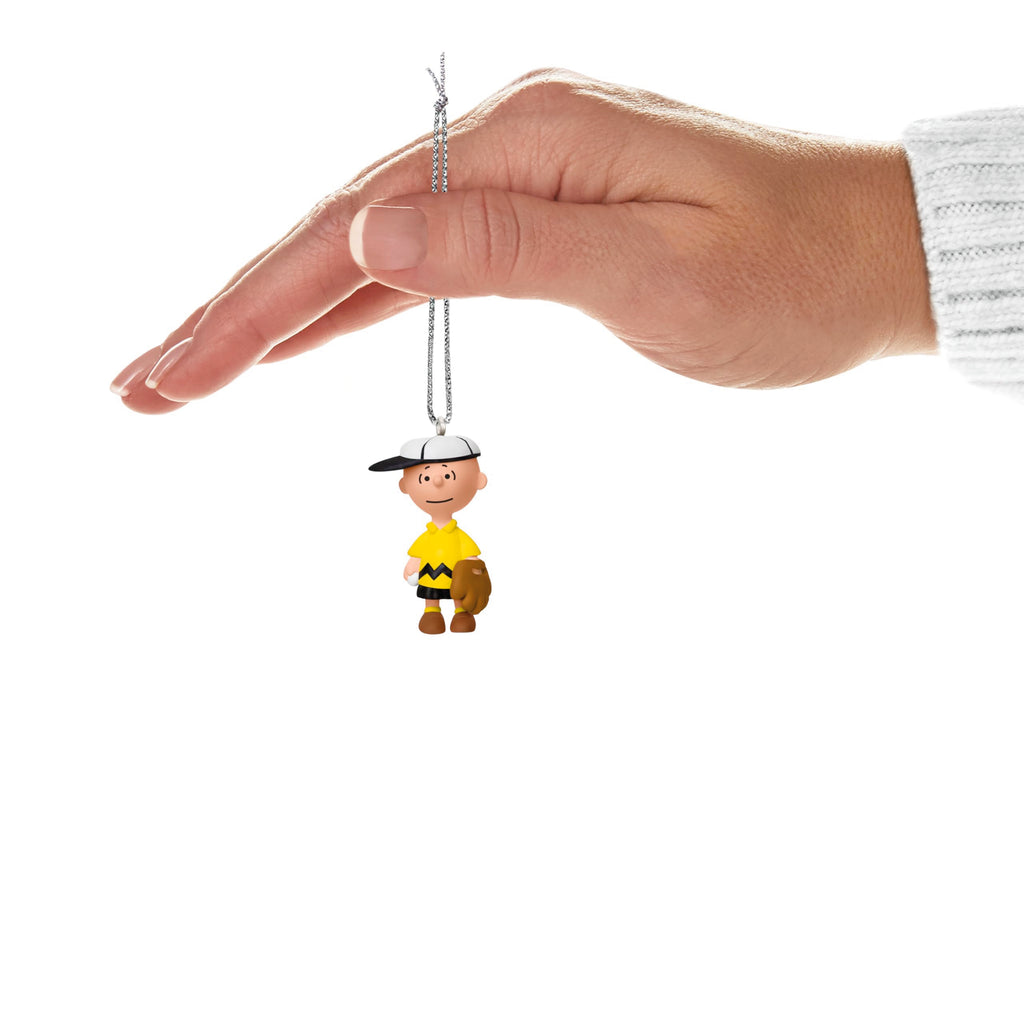 Hallmark Keepsake Peanuts Christmas Ornament, The Peanuts Gang Playing Catch, Set of 2