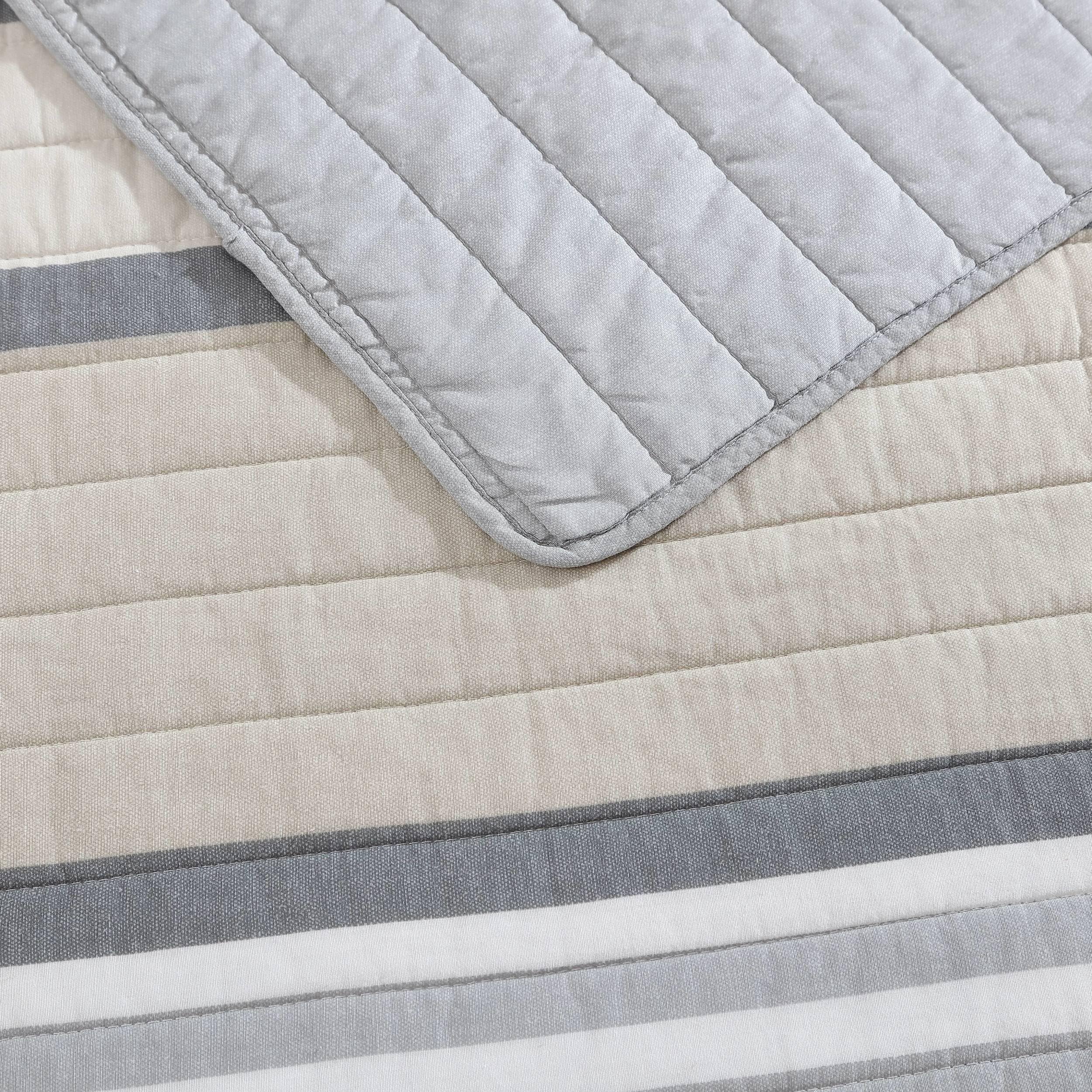 Nautica - Queen Quilt Set, Reversible Cotton Bedding with Matching Shams, Modern Home Decor for All Seasons (Dover Beige, Queen)