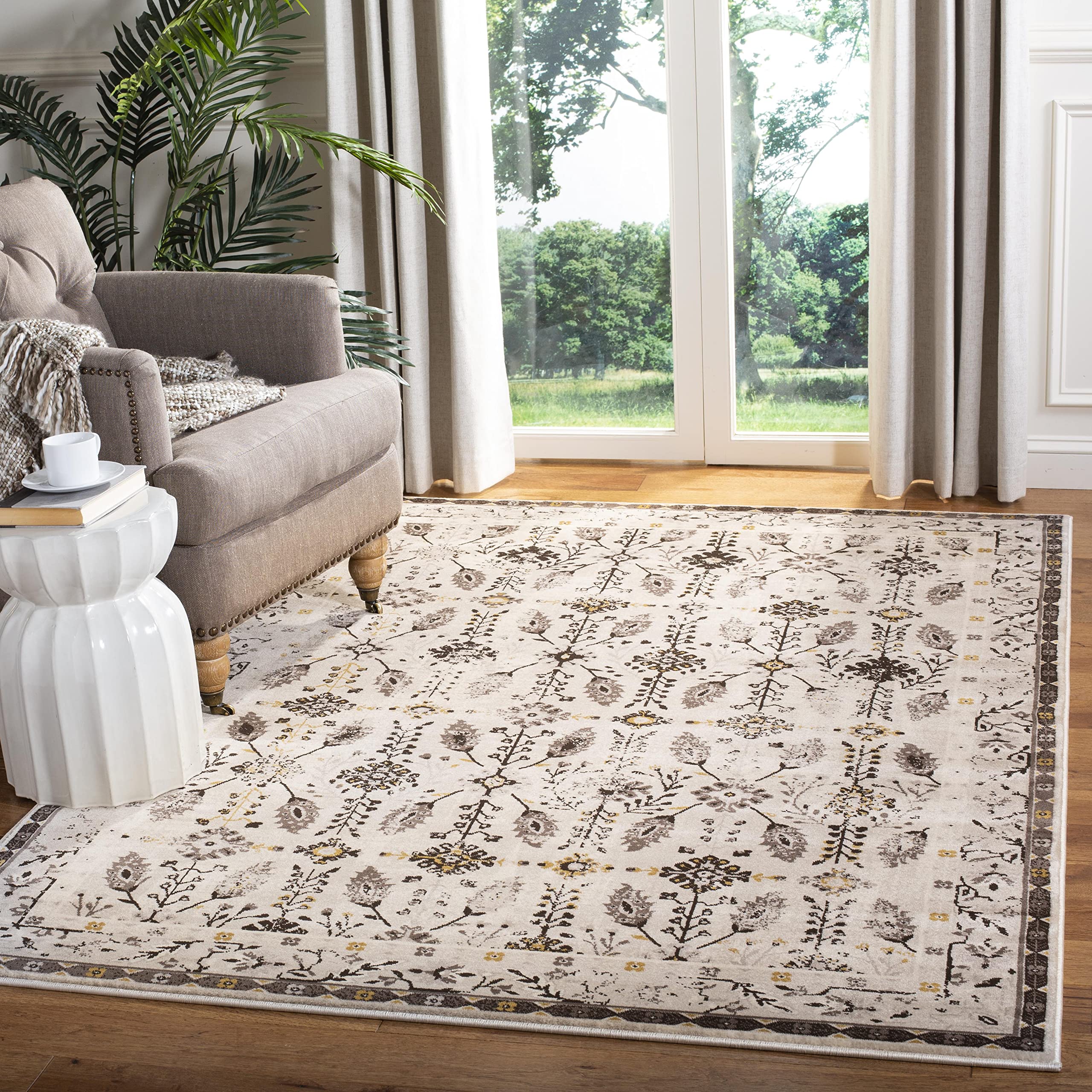 SAFAVIEH Serenity Collection Accent Rug - 4' x 6', Creme & Brown, Traditional Oriental Design, Non-Shedding & Easy Care, Ideal for High Traffic Areas in Entryway, Living Room, Bedroom (SER208F)